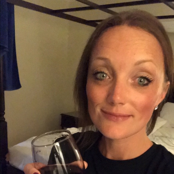 Meet your Posher, Melissa - Picture 1 of 1